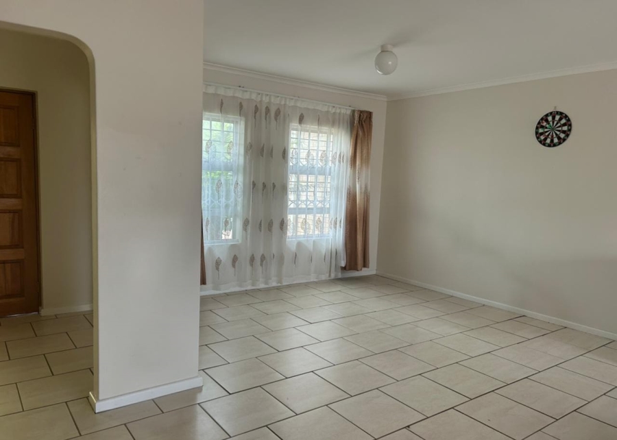 To Let 3 Bedroom Property for Rent in Summerstrand Eastern Cape